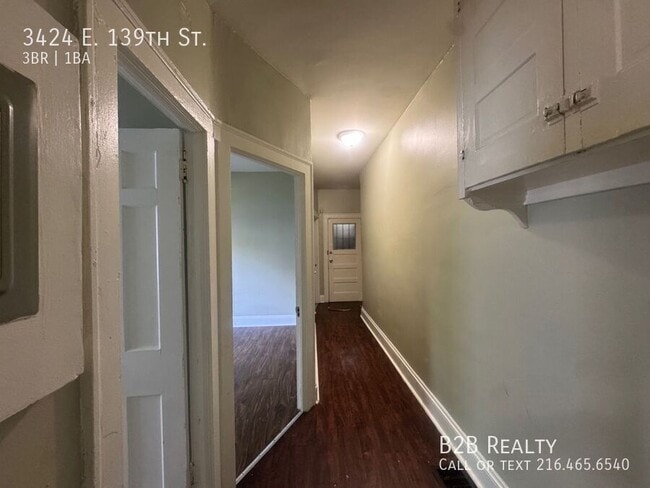Building Photo - 3424 E 139th St