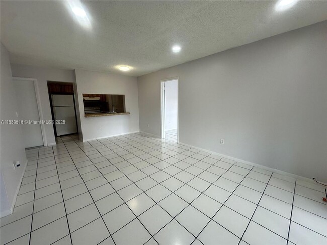 Building Photo - 9808 Hammocks Blvd