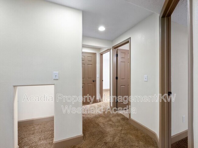 Building Photo - 25 E 2250 N