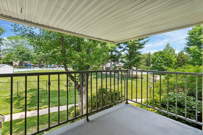 Building Photo - Fully Renovated 2B/2B unit in Old Forge Cr...