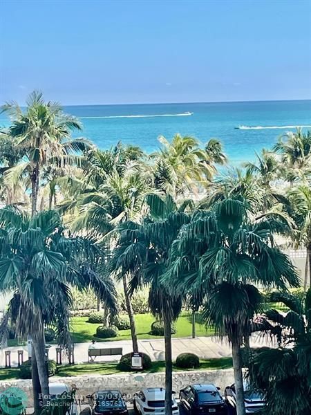 Building Photo - 2899 Collins Ave
