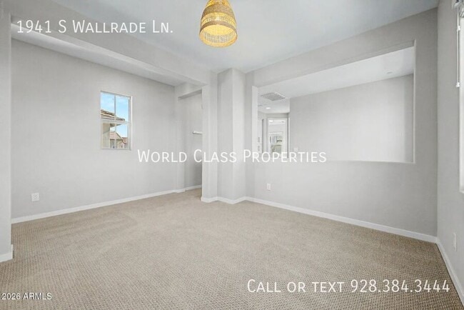 Building Photo - 1941 S Wallrade Ln
