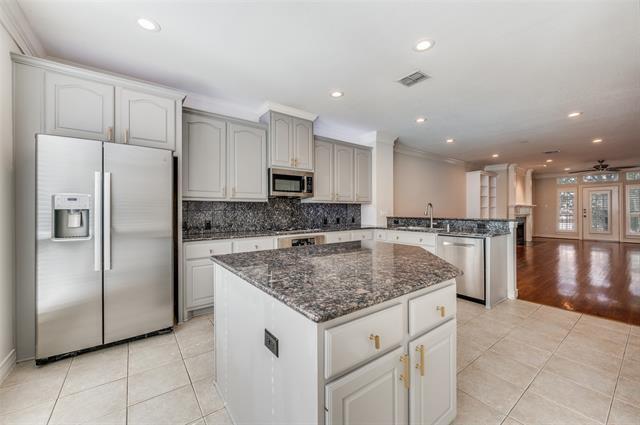 Building Photo - 3935 N Hall St