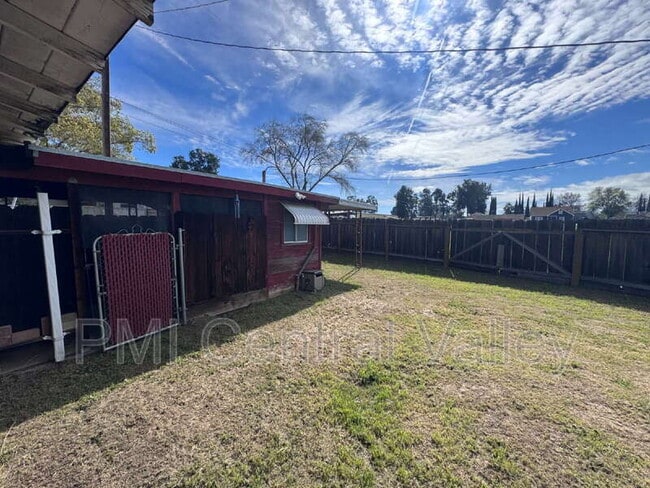 Building Photo - 340 Sperry Ave