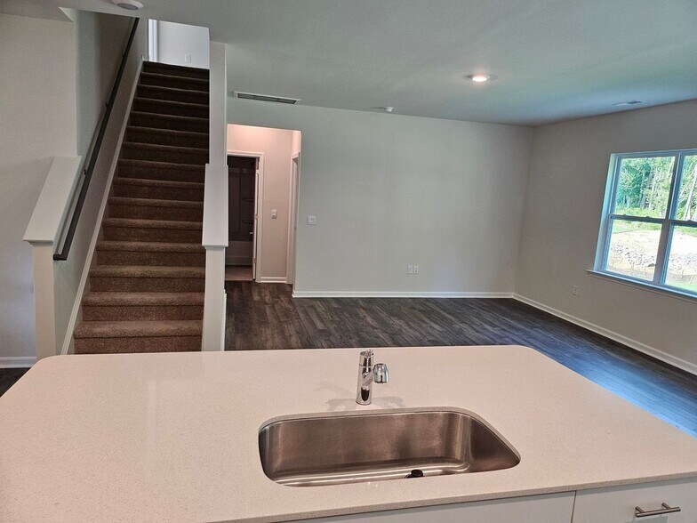 Building Photo - 925 Canis Minor Rd