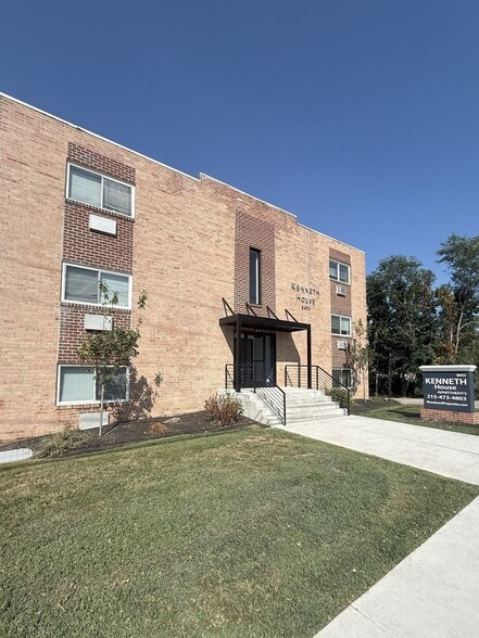 Primary Photo - Kenneth House Apartments
