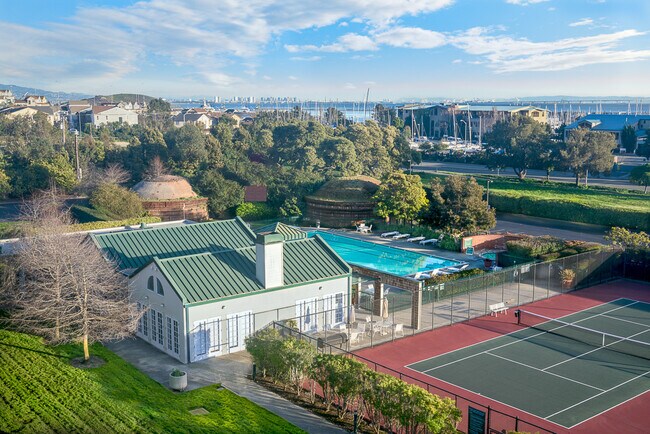 Building Photo - 1400 Pinnacle Ct