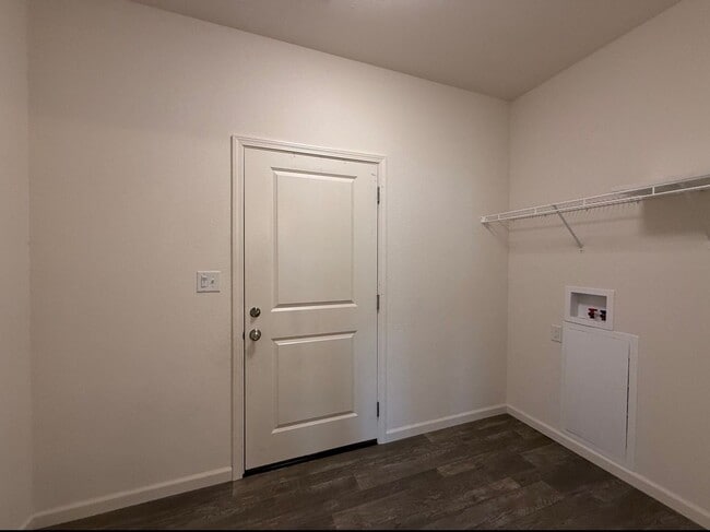 Building Photo - South Side...Newer 3 Bedroom 2 Bath House