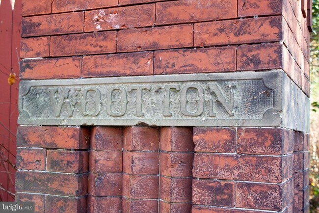 Building Photo - 901 Academy Ln