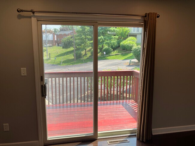 Building Photo - 77 Hennig Dr