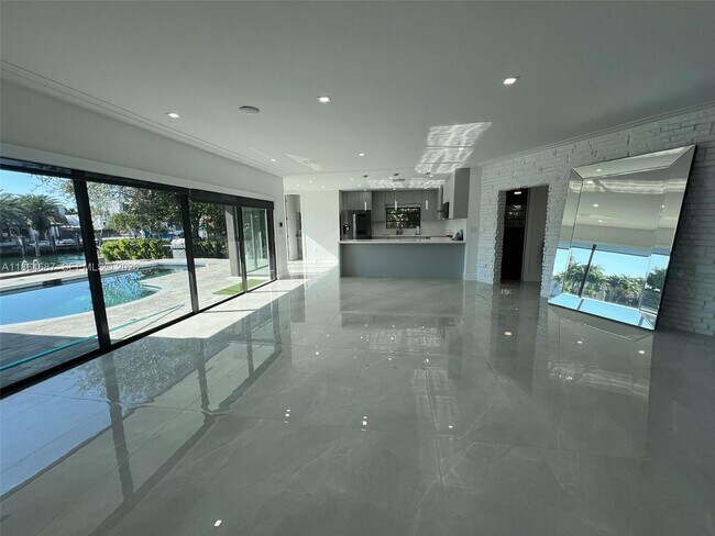 Building Photo - 2062 NE 121st Rd