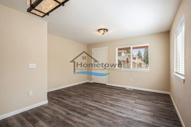 Building Photo - Craftsman-Style Home in Coeur d'Alene with...