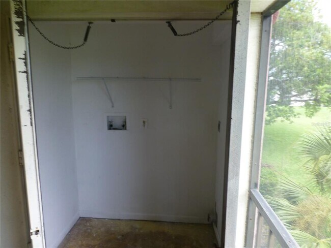 Building Photo - 114 Lakeside Dr