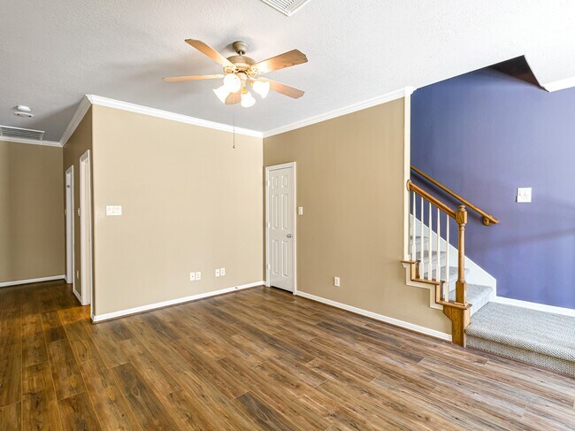 Building Photo - 3006 E Park at Fairdale