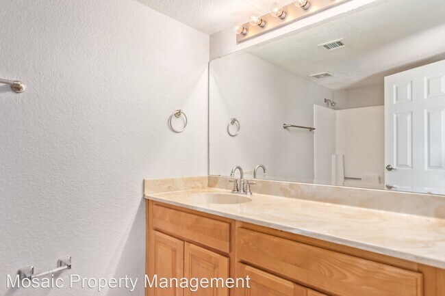 Building Photo - 2 br, 2 bath House - 330 S. Beck Avenue, #110