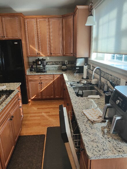 Building Photo - 2110 Hardbower Way