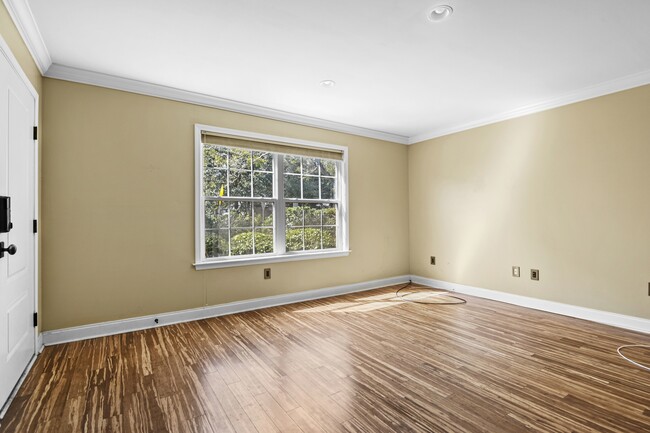 Building Photo - 1240 Fairmont Ave