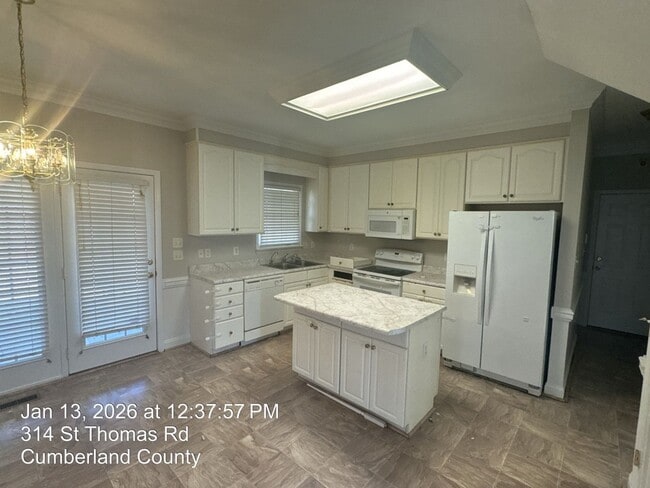 Building Photo - 314 St Thomas Rd