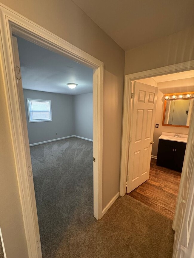 Building Photo - 1581 Roberts Rd