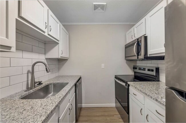 Building Photo - 4304 Batavia Meadows Dr