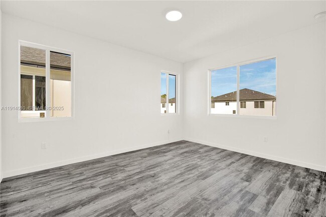 Building Photo - 22535 SW 125th Ave