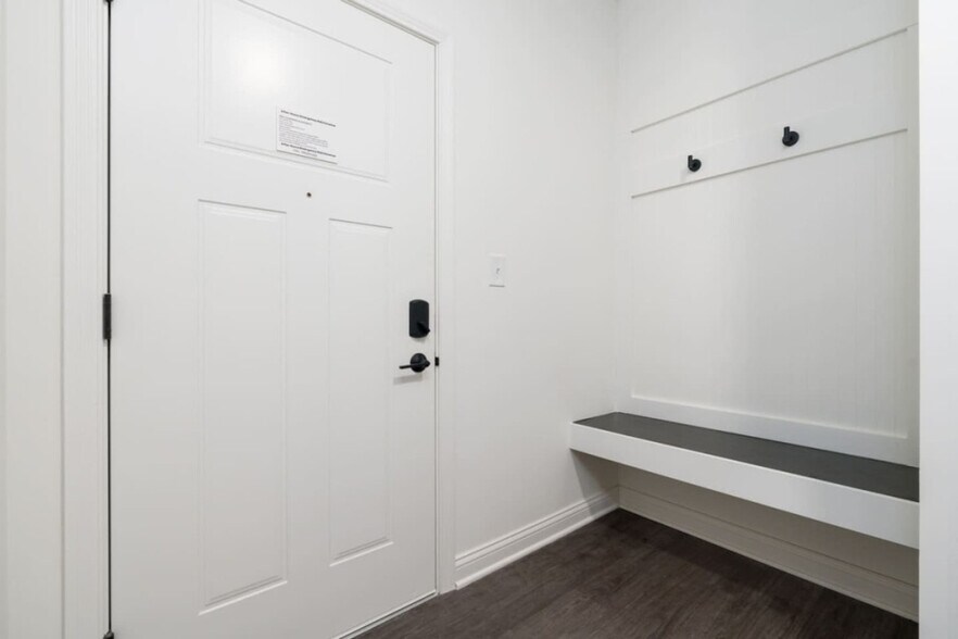 Building Photo - 5821 Elevated Way