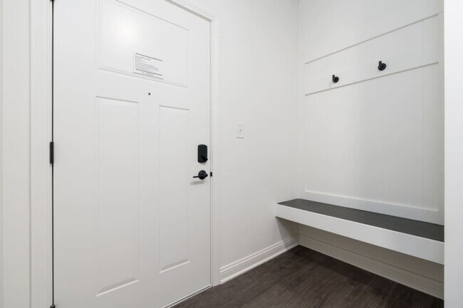 Building Photo - 5821 Elevated Wy