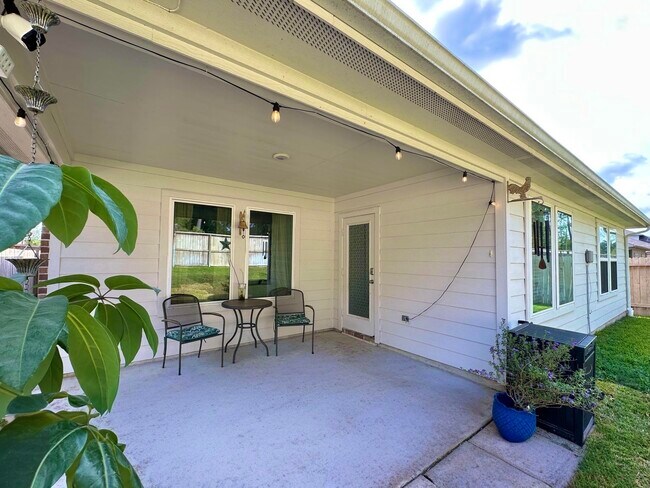 Building Photo - 21521 Starry Night Dr
