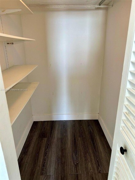 Building Photo - 13499 Biscayne Blvd