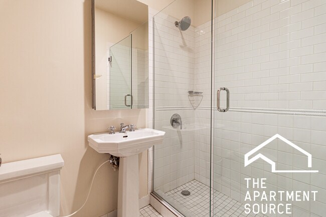 Building Photo - 1330 W Madison St