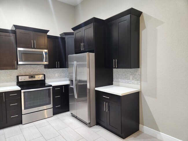 Building Photo - Duplex for rent