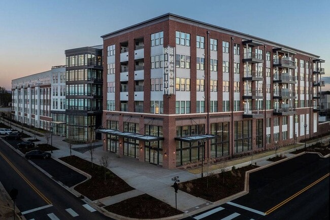 Building Photo - Encore Mid City