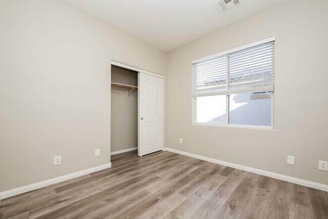 Building Photo - 7204 Amber Cascade Ct