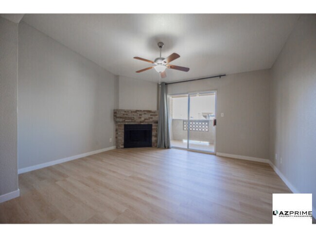 Building Photo - Exquisite Phoenix 2/2 Condo with Pool Views &amp; Resort Amenities!