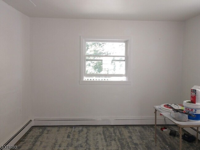 Building Photo - 83 Allen St