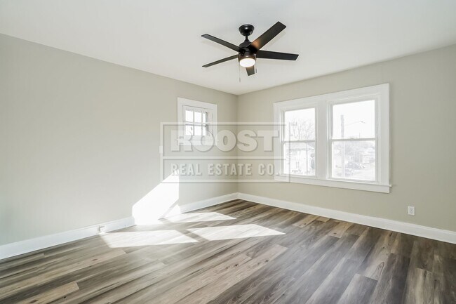 Building Photo - Welcome to this charming 3-bedroom, 1-bathroom house located in the heart of Columbus, OH!