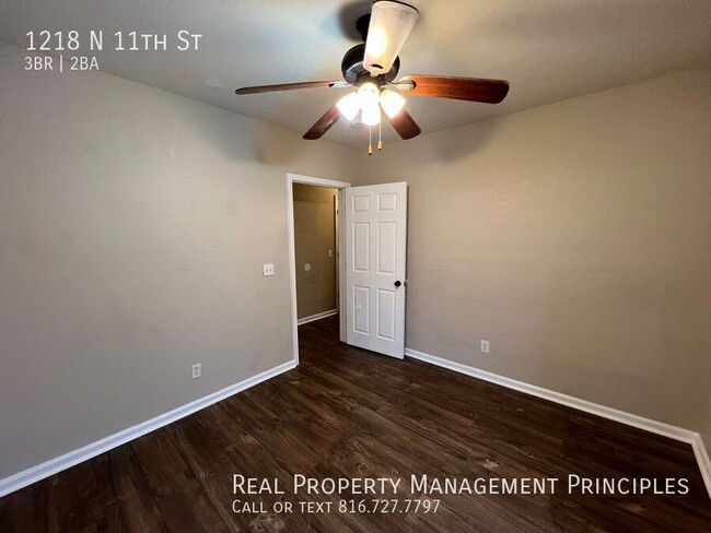 Building Photo - ***Move-In Special*** Recently Renovated, ...