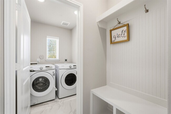 Building Photo - 10526 Cabot Trl