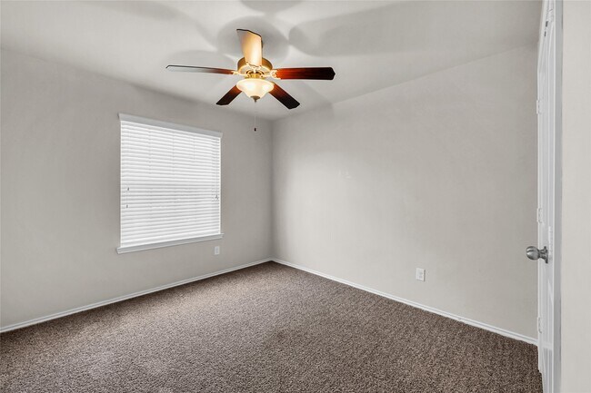 Building Photo - 23723 Giardini Dr