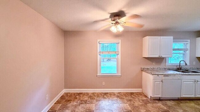 Building Photo - Lithia Springs 3 Bed-1 Bath Stepless Ranch, Private Lot, Carport
