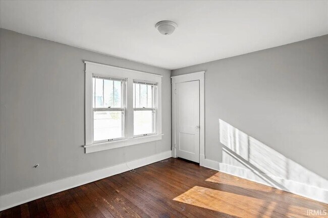 Building Photo - 825 S 9th St