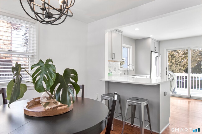 Building Photo - 26 Chelene Rd