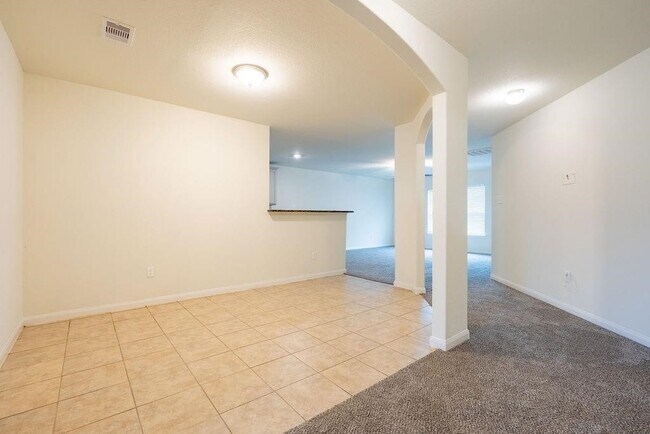 Building Photo - 22538 Cloverland Field Dr