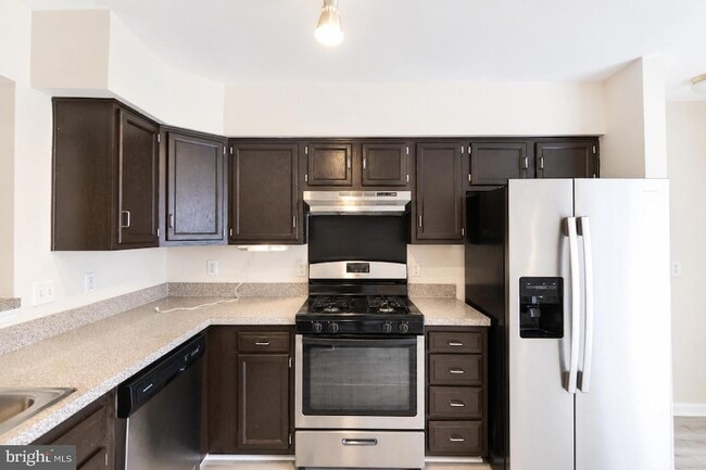 Building Photo - 638 Villager Cir