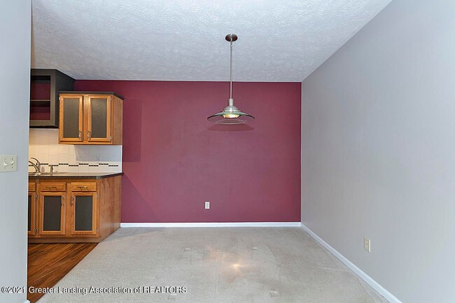 Building Photo - 322 Pere Marquette Dr