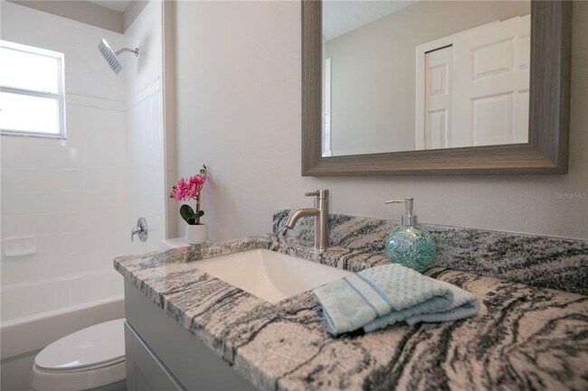 Building Photo - 8002 Carriage Pointe Dr