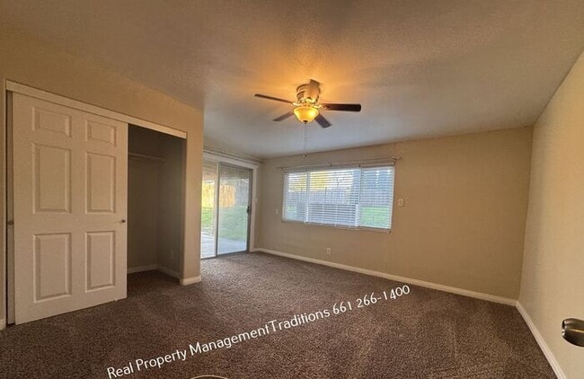 Building Photo - Great 3 + 2 Located in Quartz Hill