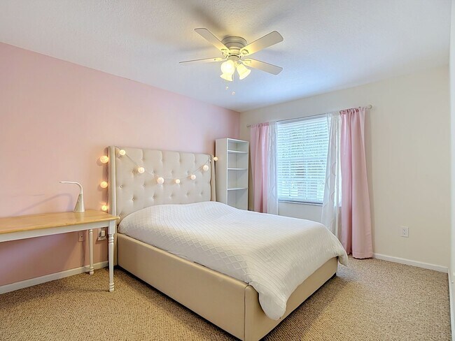 Building Photo - Beautiful Home for Rent in Royal Palm Beach!