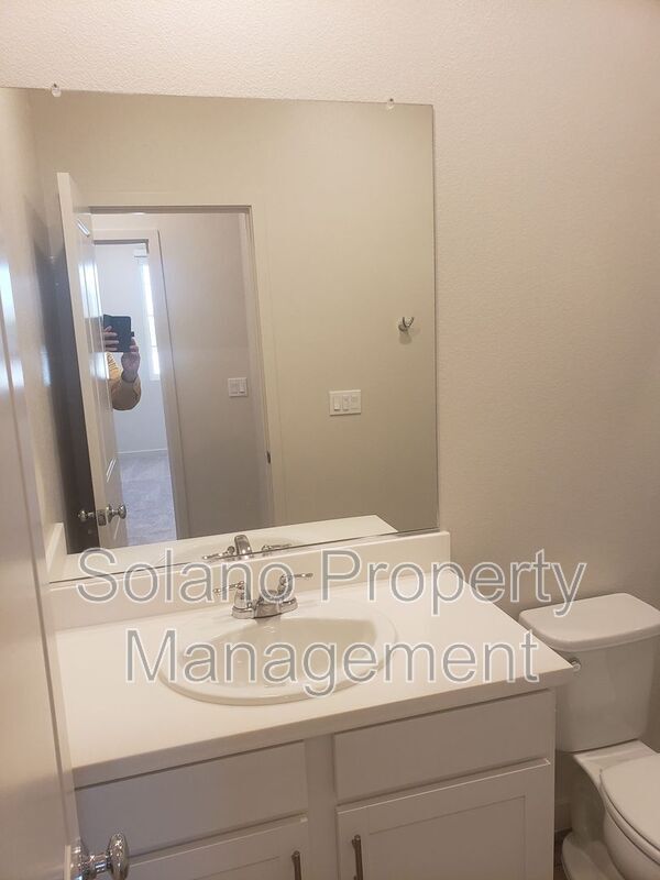 Building Photo - 2940 Sugar Pne St