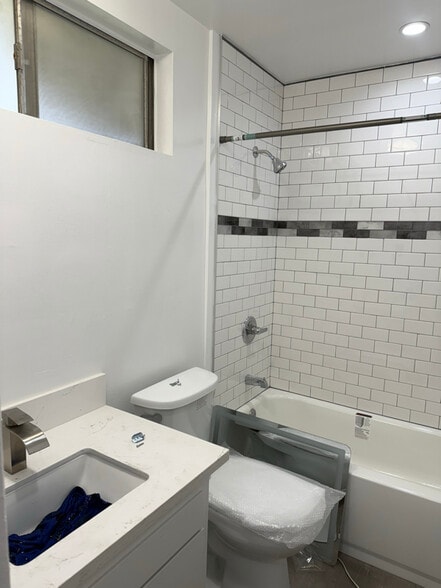 Building Photo - 23125 Samuel St